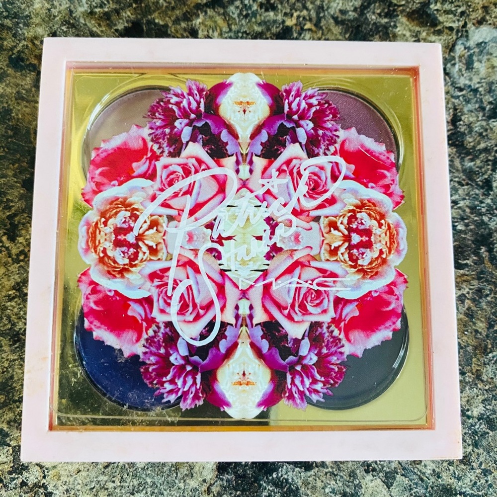 MAC Patrick star eyeshadow quad